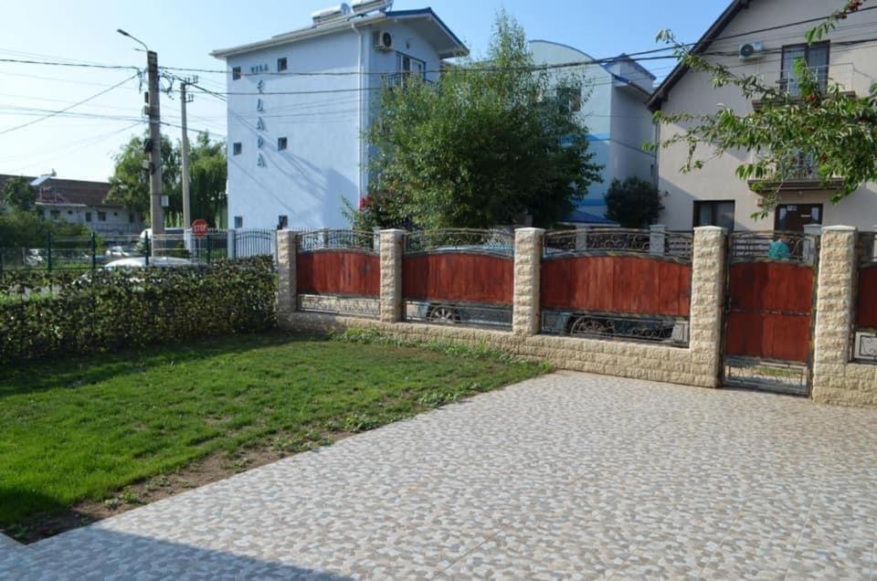 Pensiunea Savas Costinesti Exterior foto