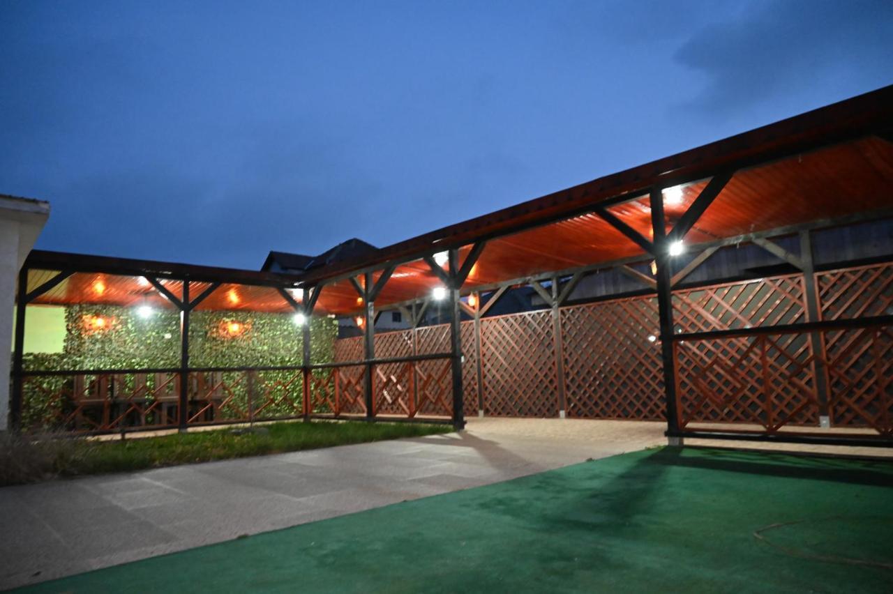 Pensiunea Savas Costinesti Exterior foto